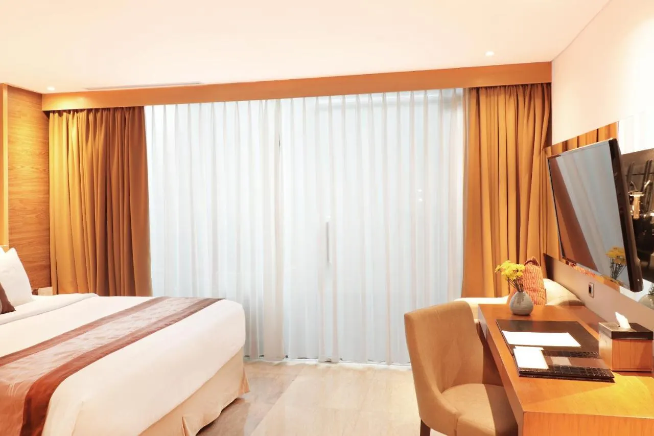De Vins Sky Hotel Seminyak 4*, Σεμινιάκ