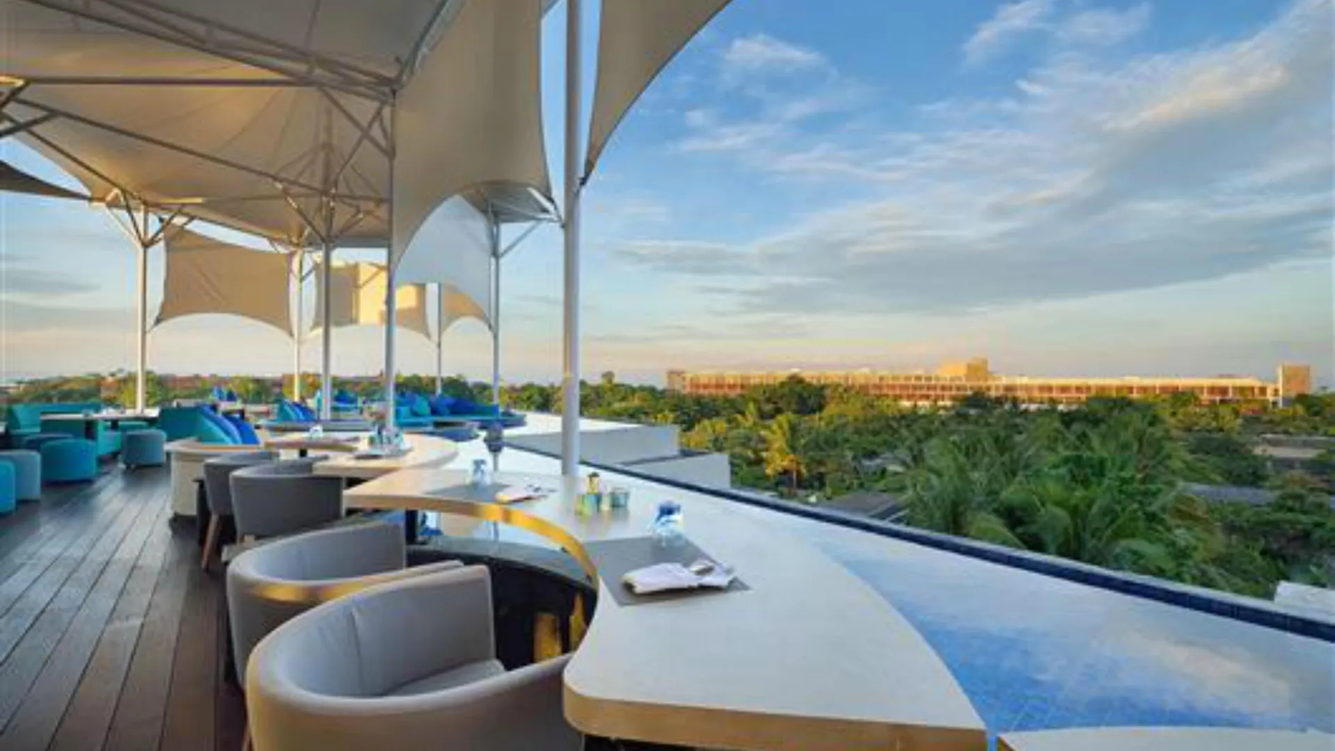 De Vins Sky Hotel Seminyak Indonesia